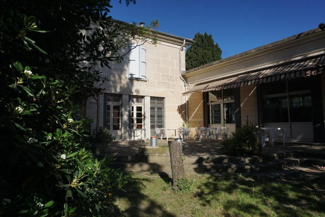 Auberge De Jeunesse Hi Арль Экстерьер фото