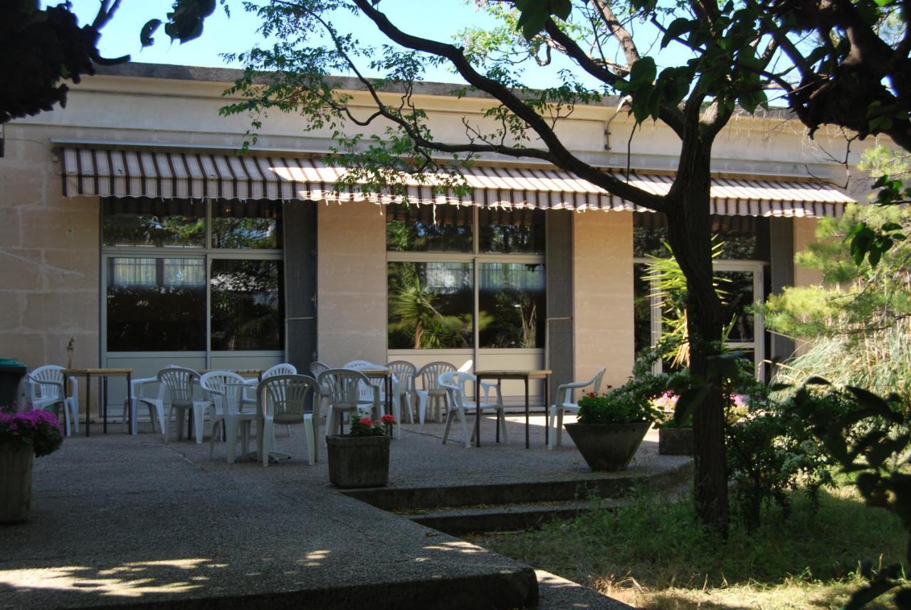 Auberge De Jeunesse Hi Арль Экстерьер фото
